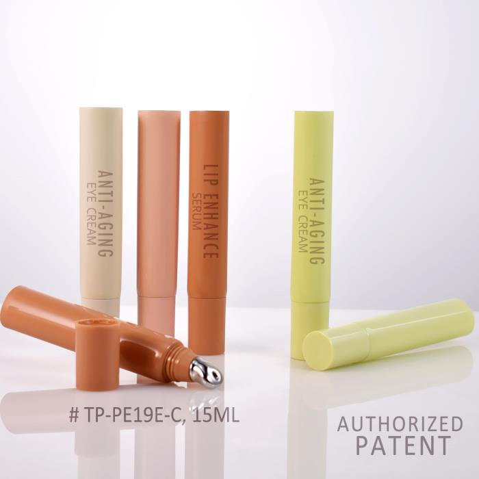 D19 Empty Cosmetic Tube with Metal Applicator